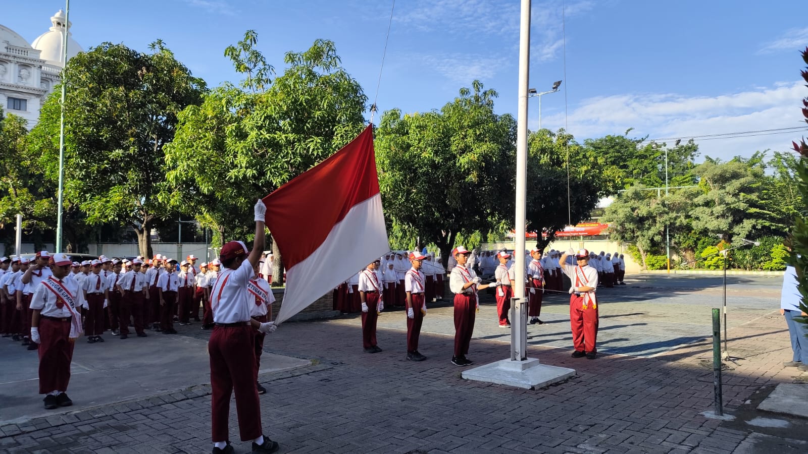 Peran Upacara Bendera dalam Membentuk Karakter Siswa